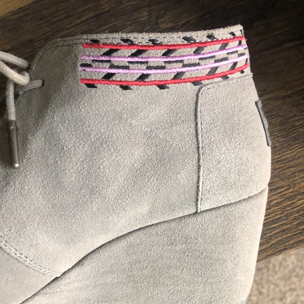 TOMS Suede Hyde Boot - Picture 5 of 6